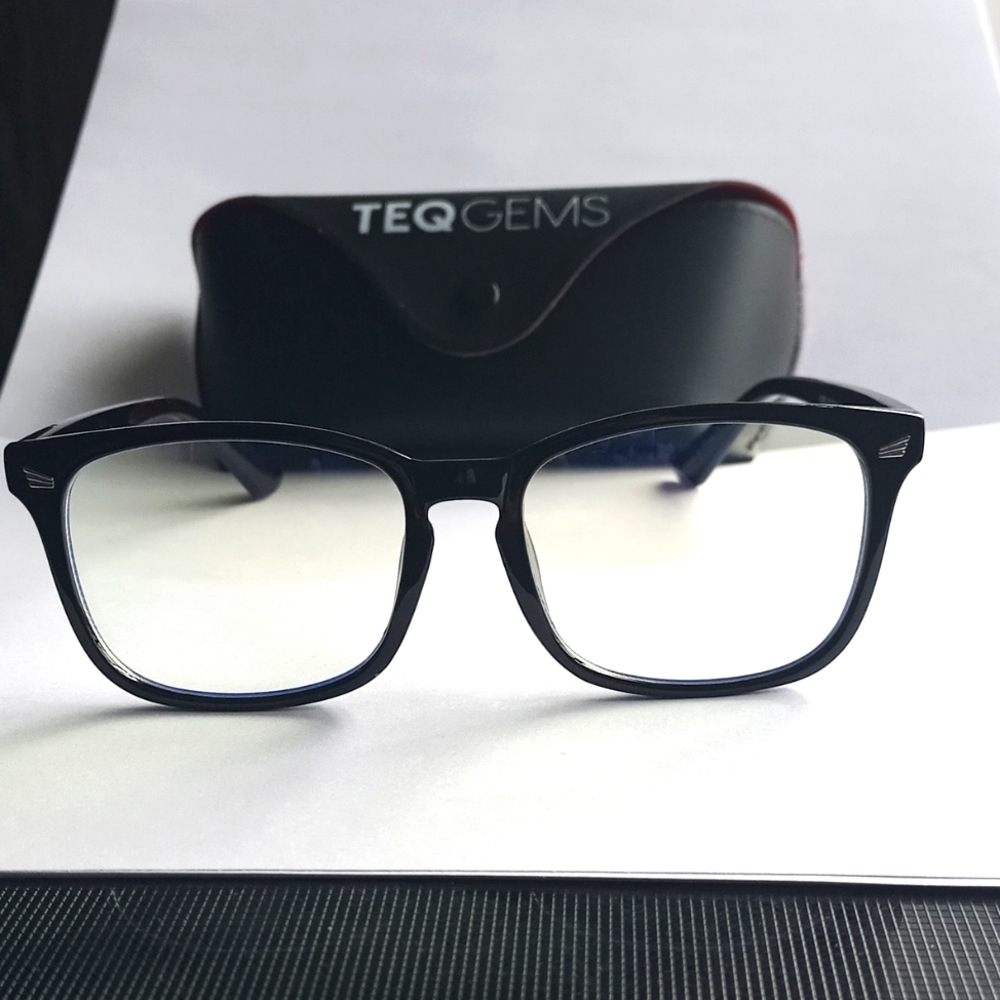 Black Wearable Glasses